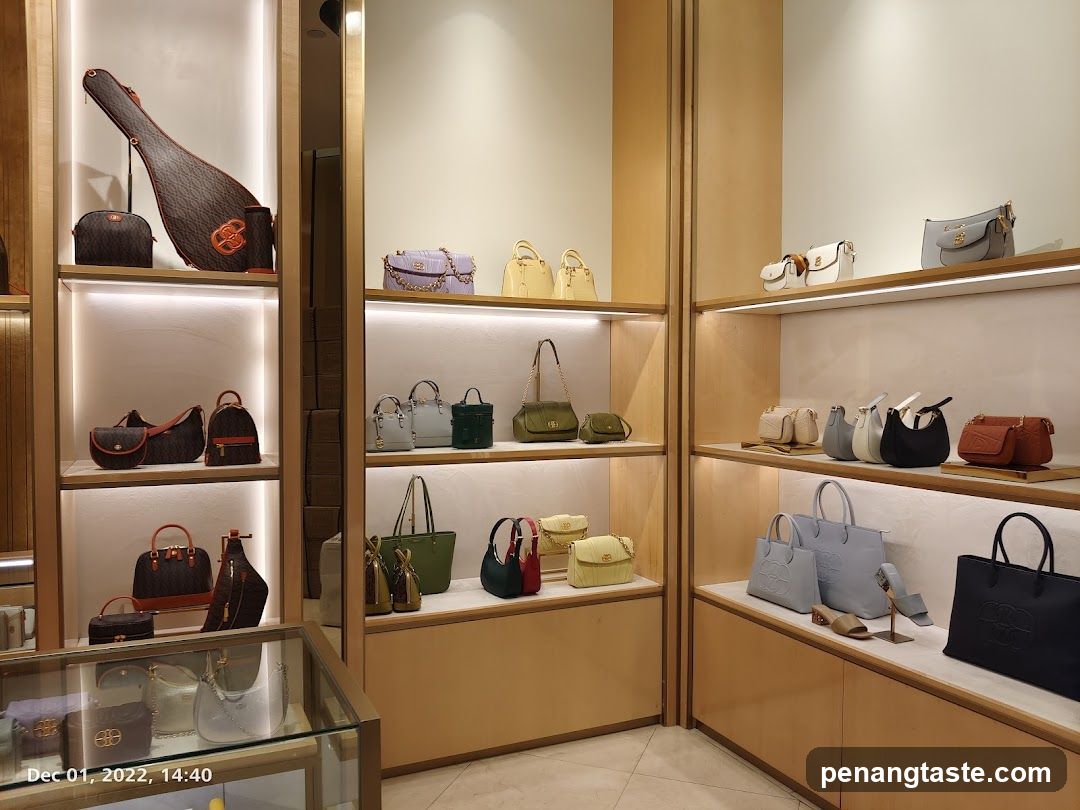 Handbag Display