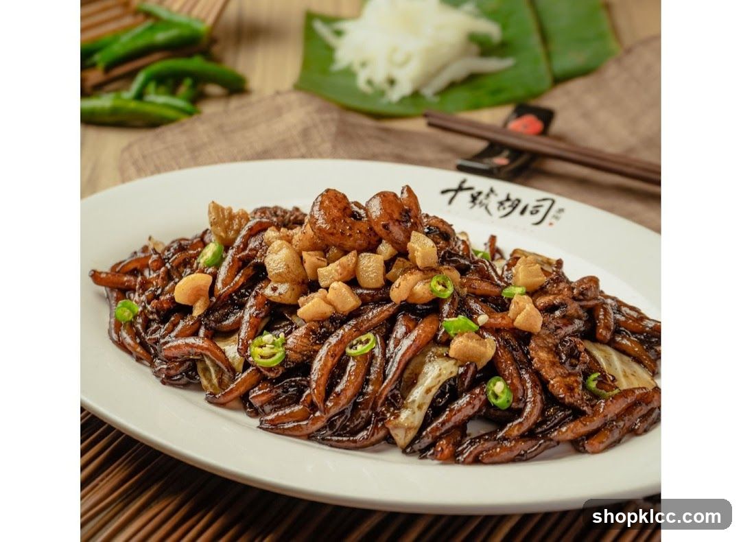 Stir-fried Noodles with Toppings