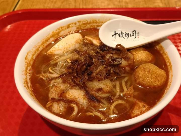 Noodle Soup with Meat and Fish Balls