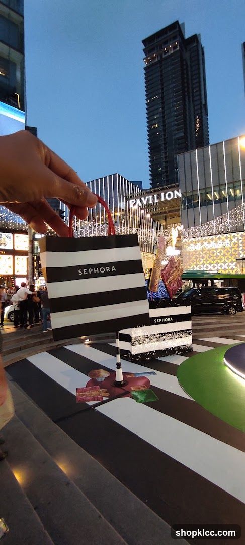 Sephora Shopping Bag Display