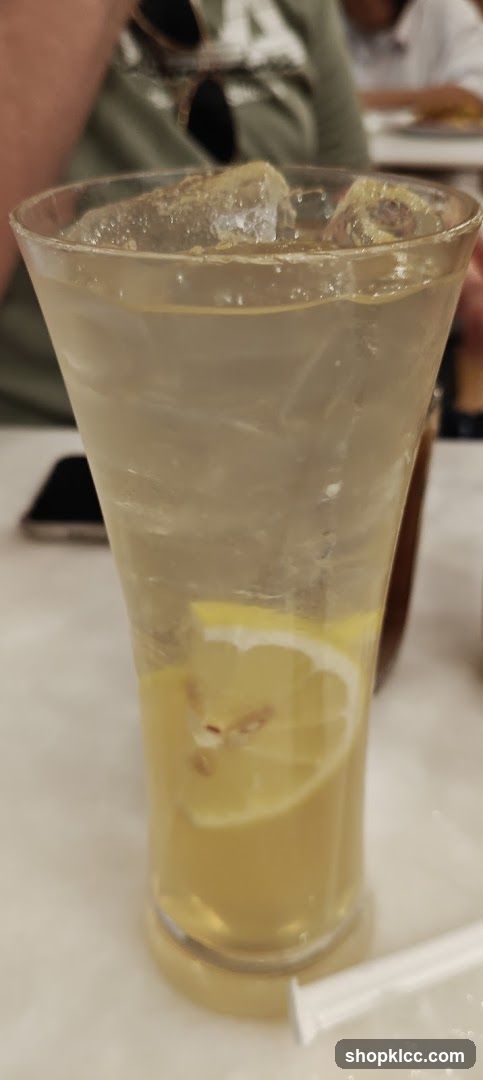 Lemonade with Ice and Lemon Slice