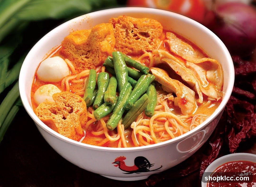 Spicy Noodle Bowl with Tofu and Green Beans