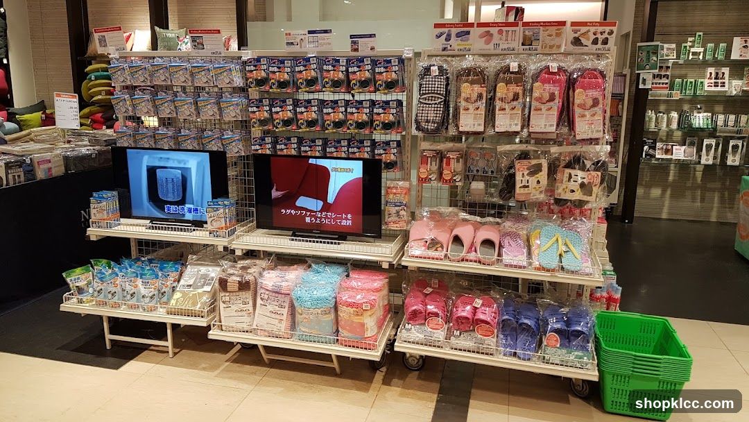 Home Goods Display