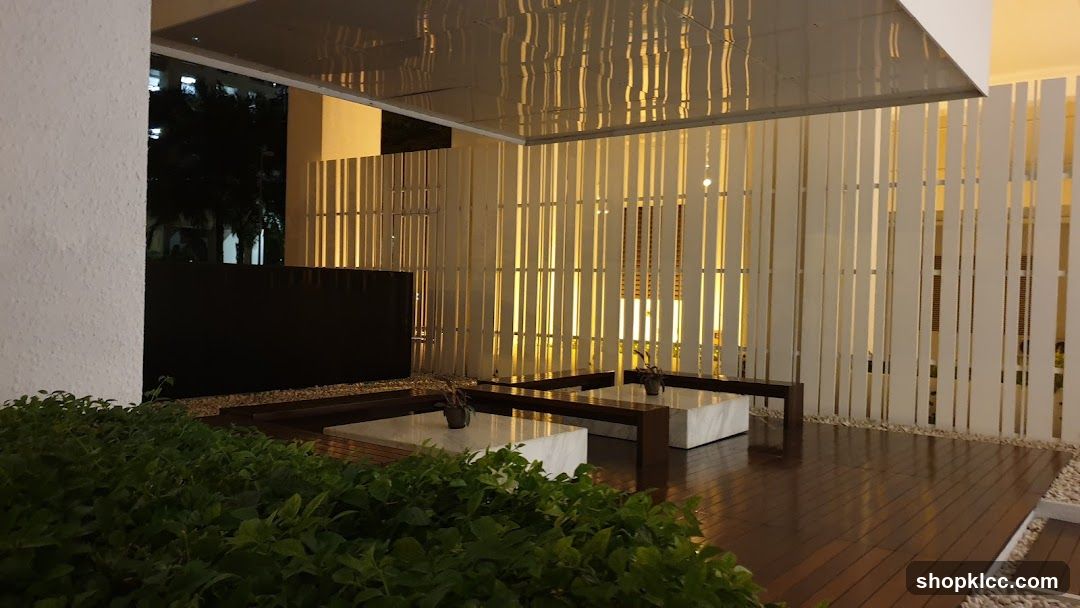 Modern Outdoor Seating Area
