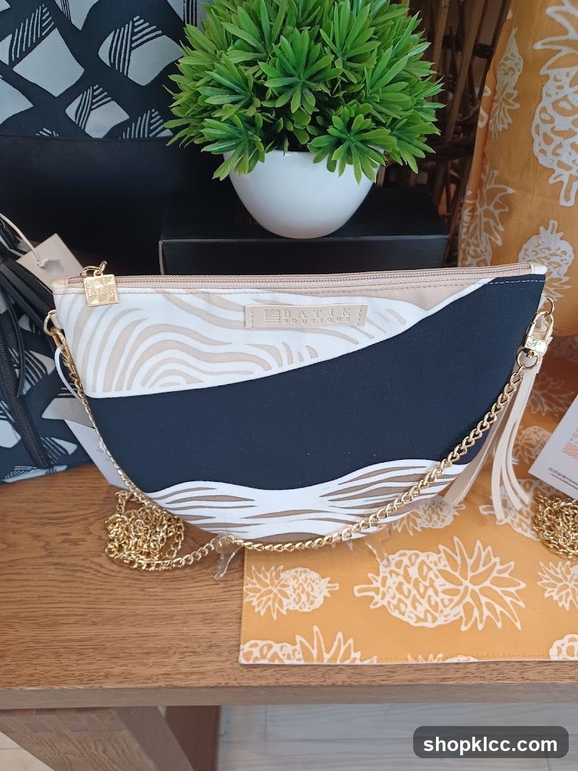 Clutch bag with gold chain