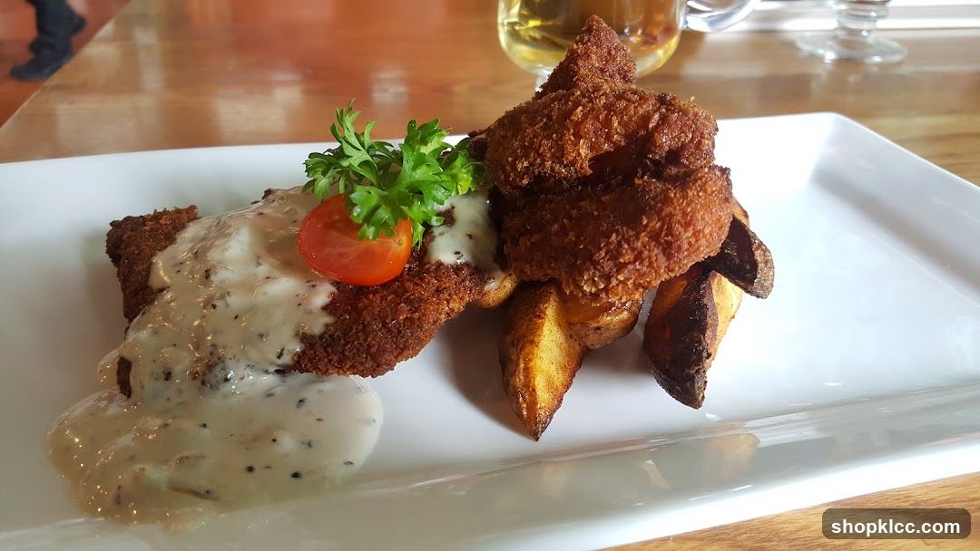 Crispy Chicken with Gravy and Fries