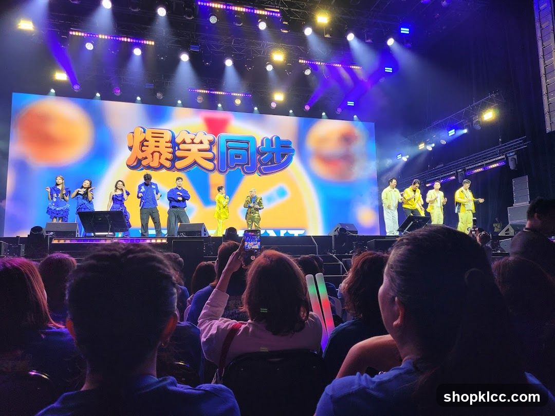 Stage Performance with '爆笑同步' Display