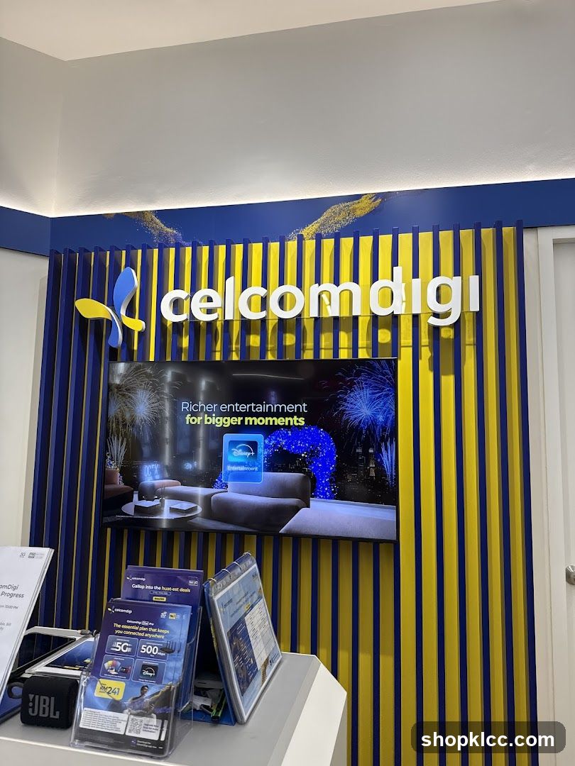 CelcomDigi Store Display
