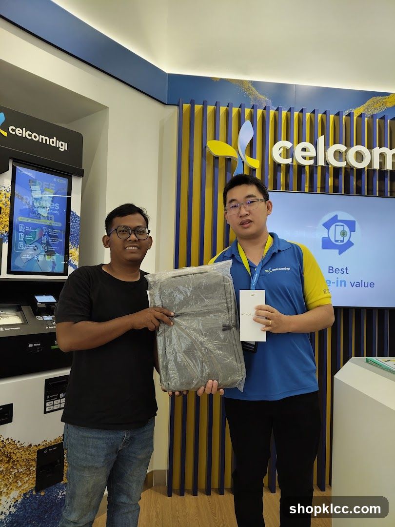 CelcomDigi Store Interior
