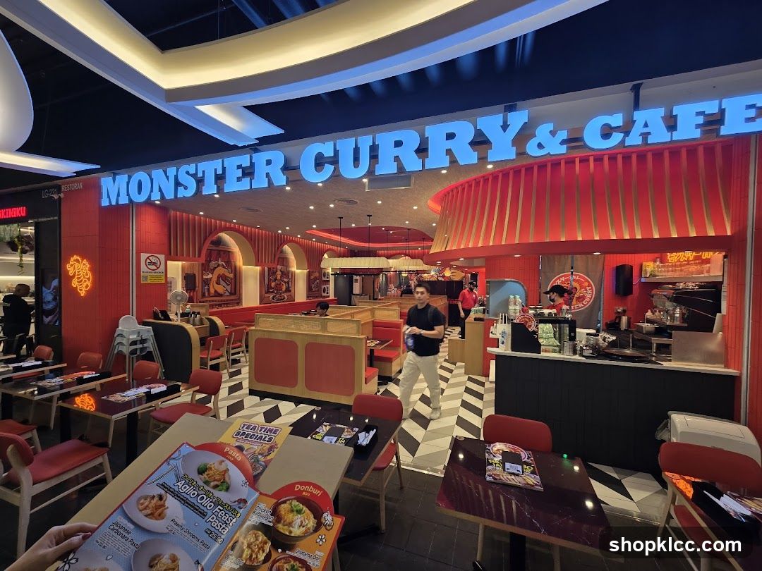 Monster Curry & Cafe Interior