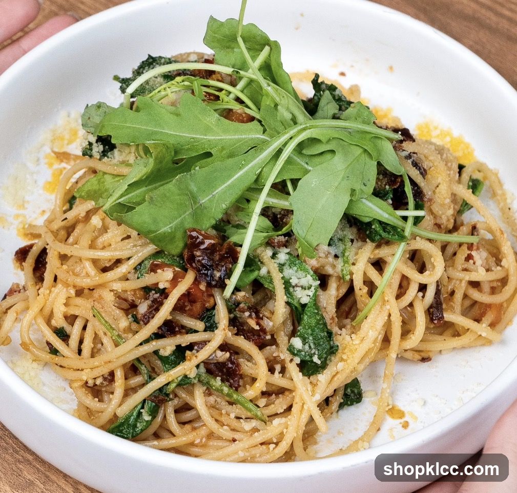 Spaghetti with Arugula and Sun-Dried Tomatoes