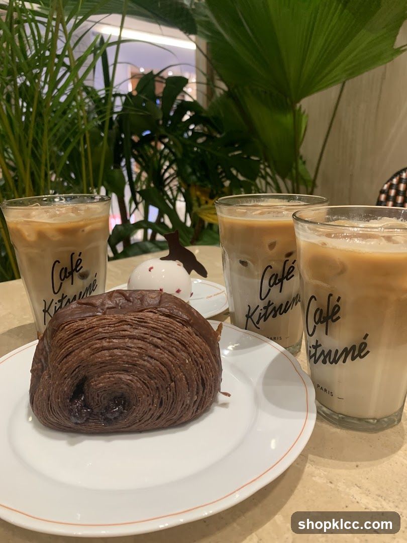 Iced Lattes and Pastry