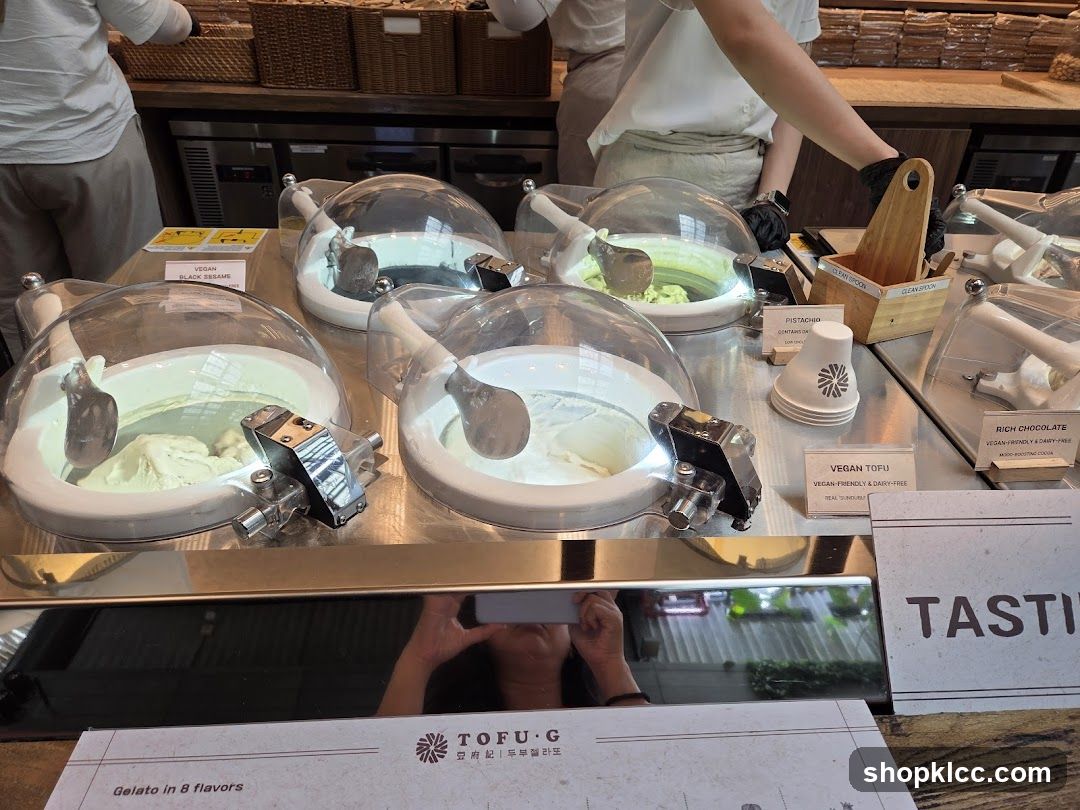 Gelato Display