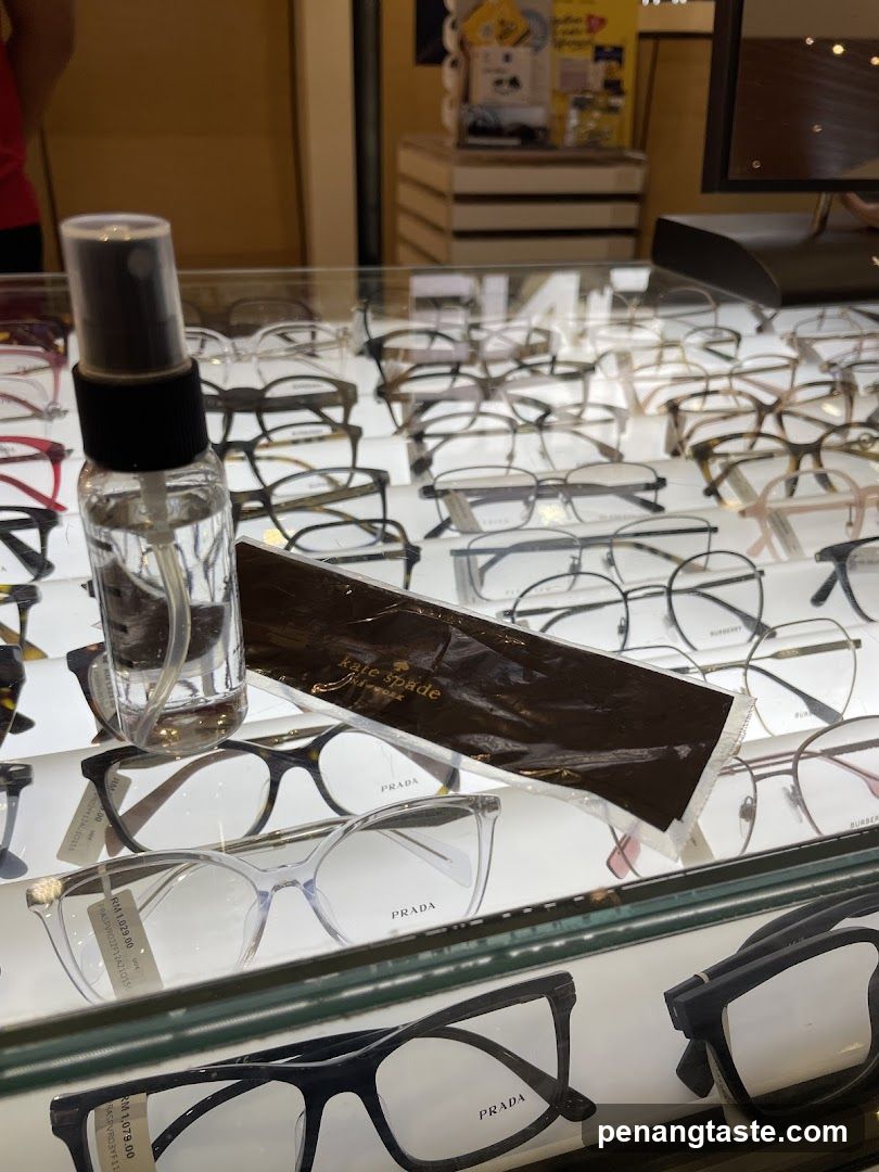 Eyeglasses Display