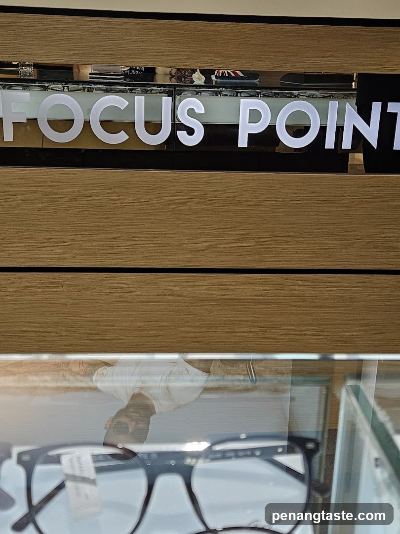 Eyeglasses Display