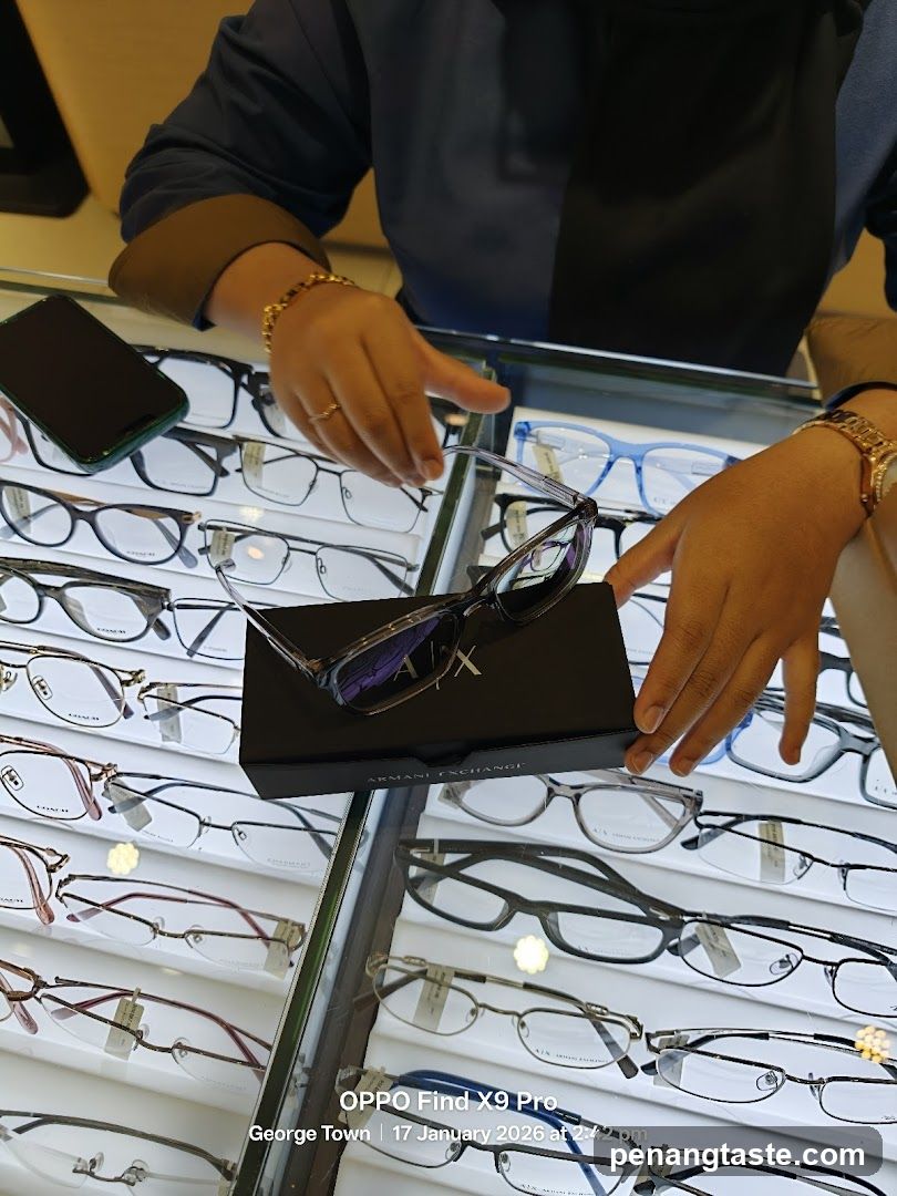 Eyeglasses Display