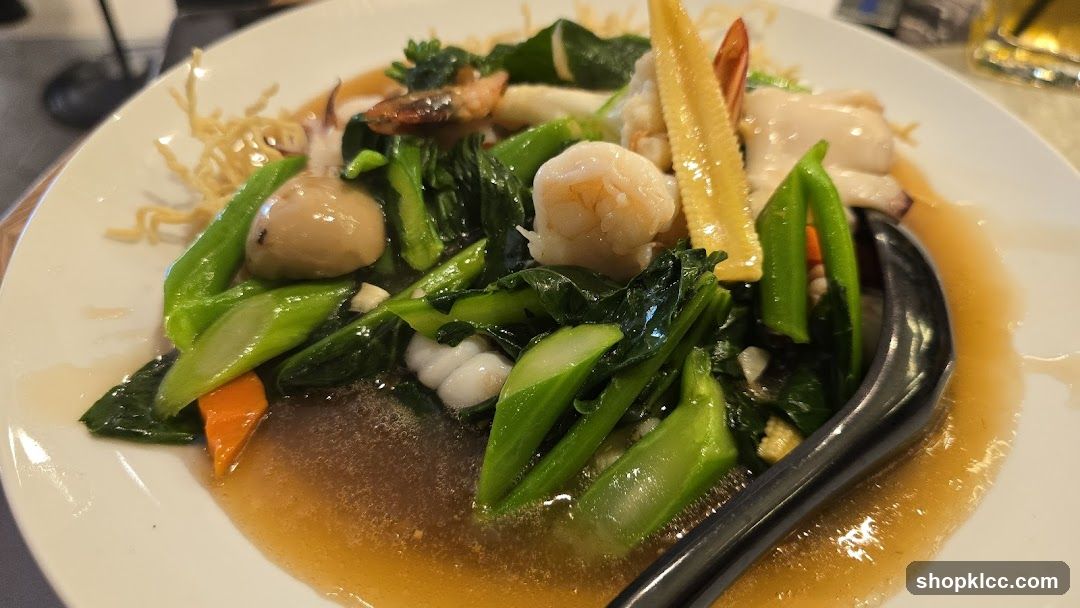 Seafood and Vegetable Stir-fry with Crispy Noodles