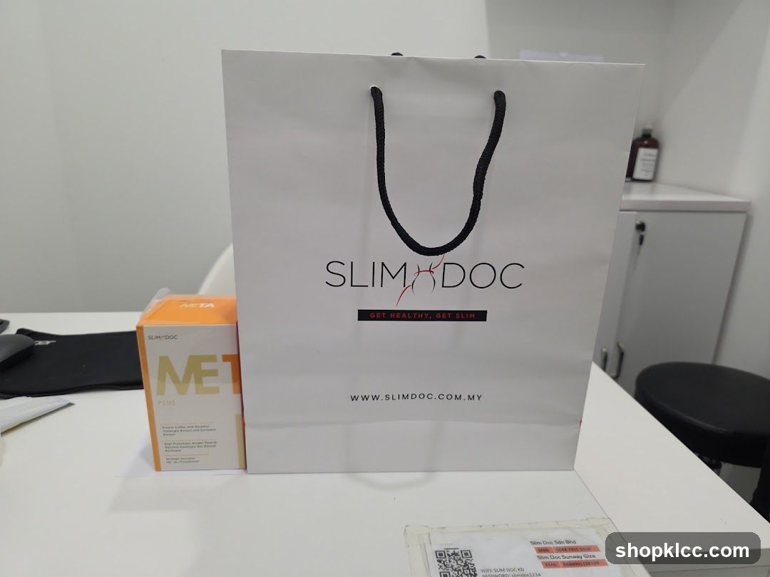 Slim Doc Shopping Bag and Product