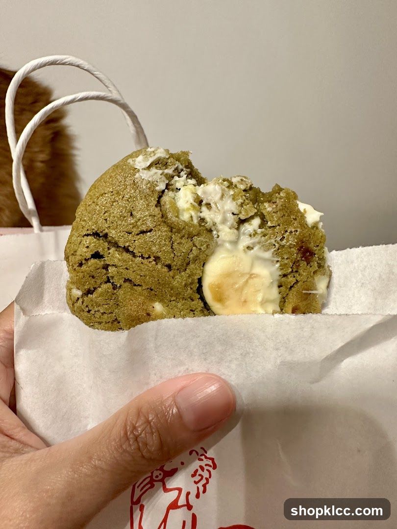 Cookie with White Chocolate Chips