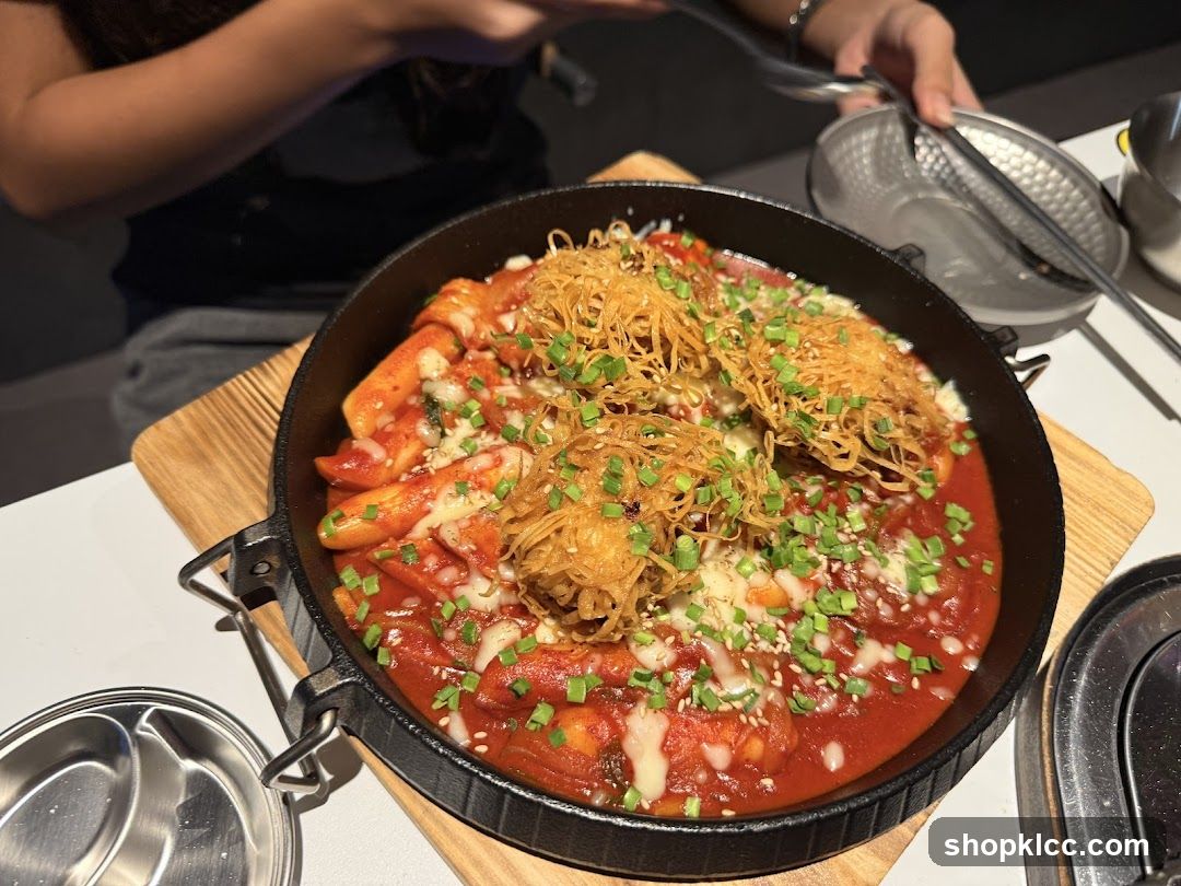 Tteokbokki with Cheese and Crispy Topping