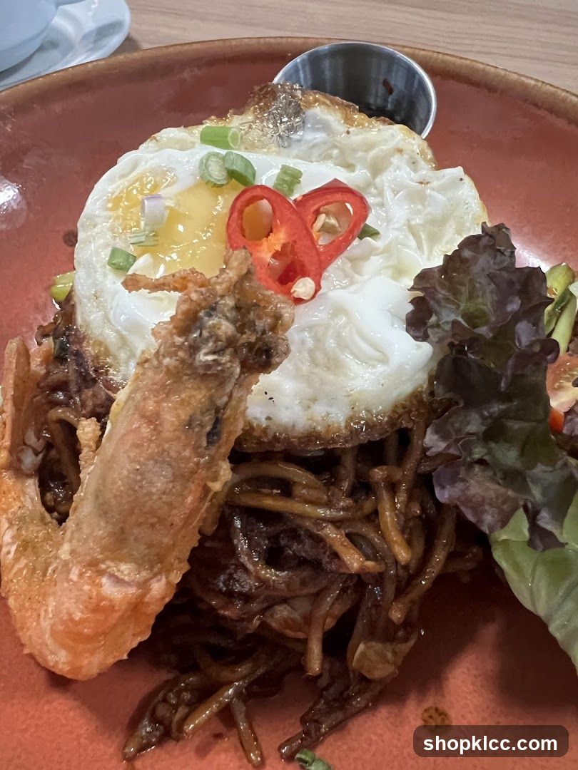 Noodles with Fried Egg and Shrimp
