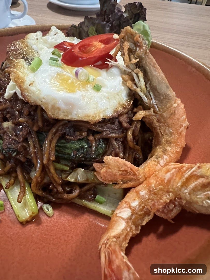 Noodles with Shrimp and Fried Egg