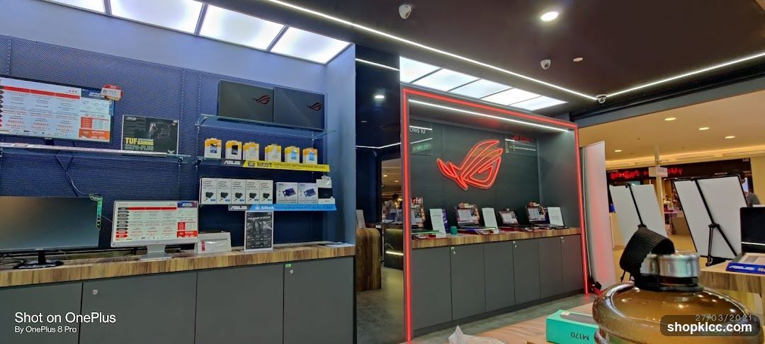 Computer Store Display