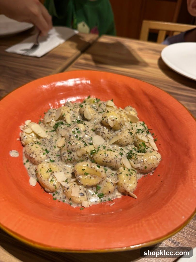 Gnocchi with Cream Sauce and Almonds