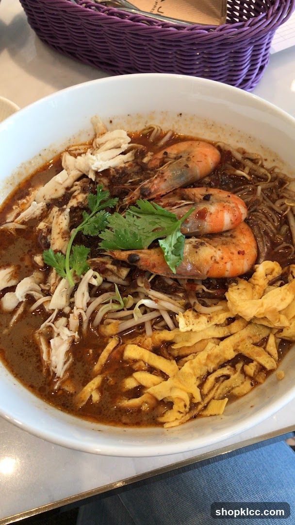 Bowl of Noodles with Shrimp and Chicken