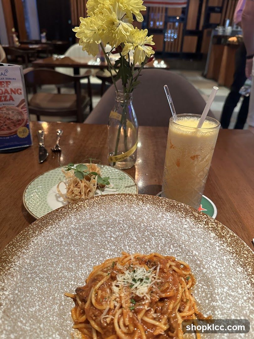 Spaghetti Bolognese and Drink
