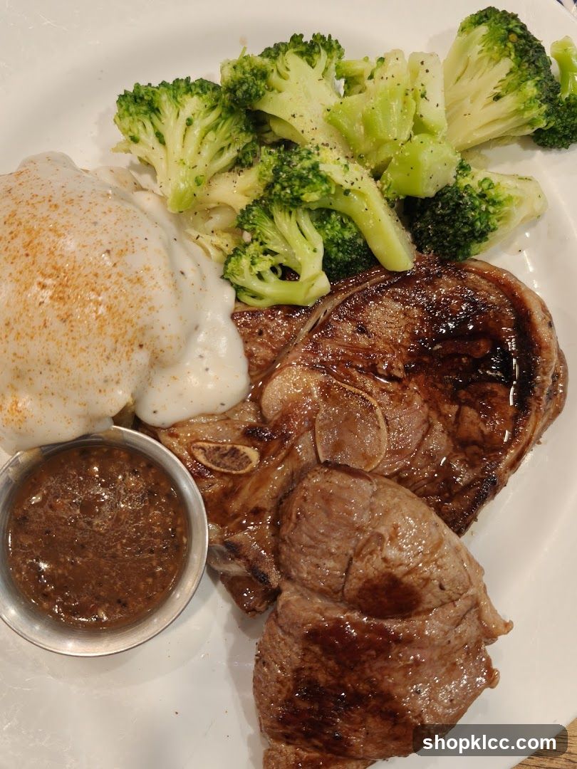 Lamb Chops with Mashed Potatoes and Broccoli