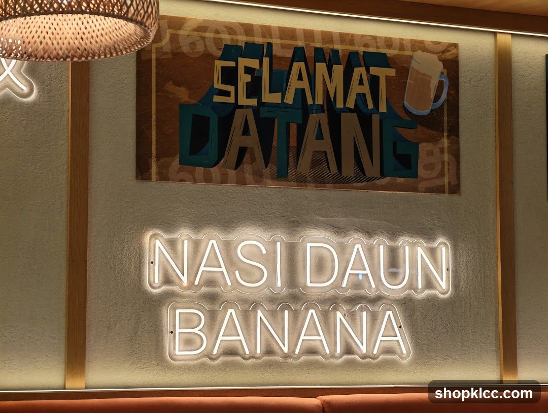 Restaurant Interior Decor