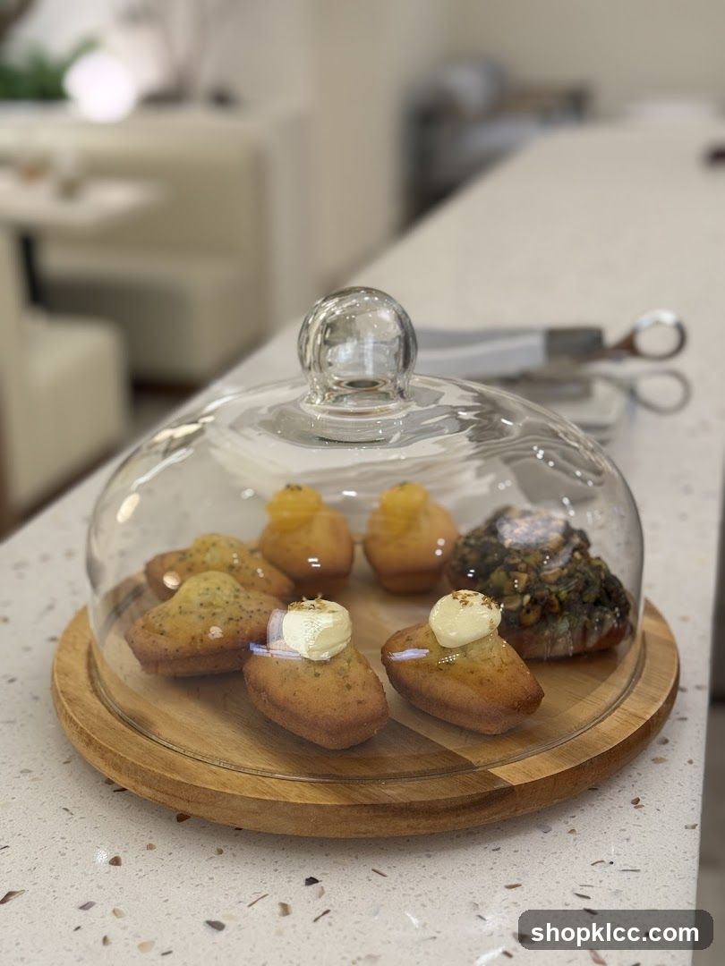 Madeleines under a glass dome