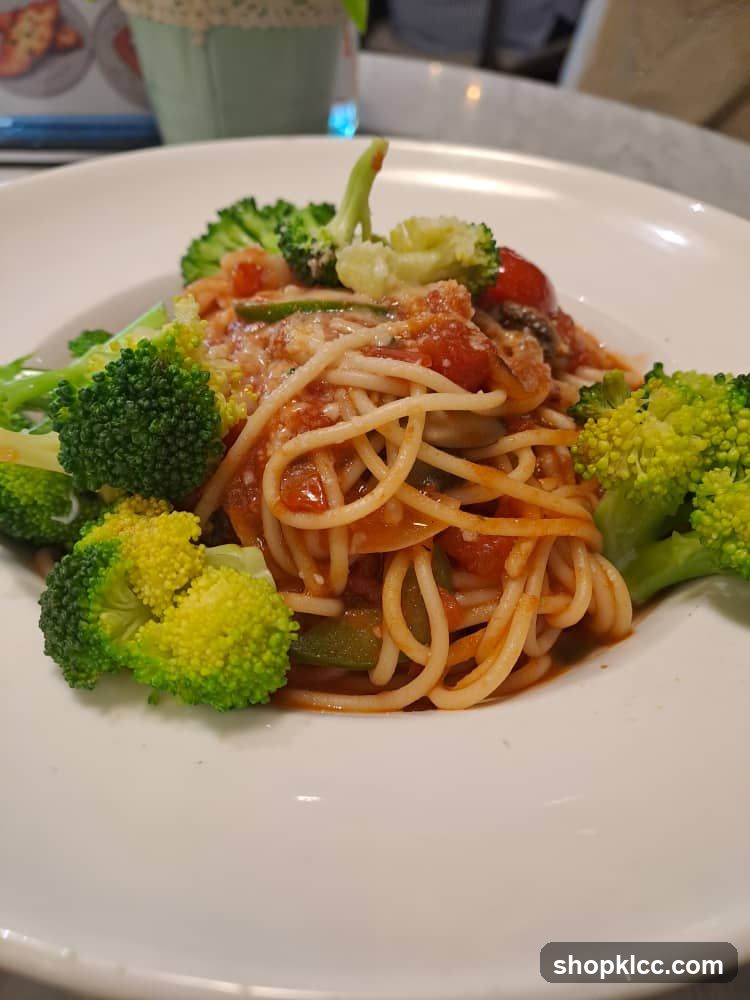 Spaghetti with Broccoli and Tomato Sauce