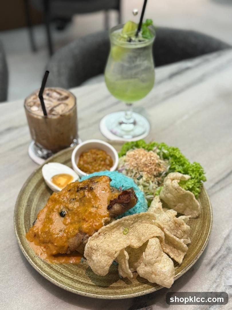 Nasi Kerabu with Chicken and Drinks