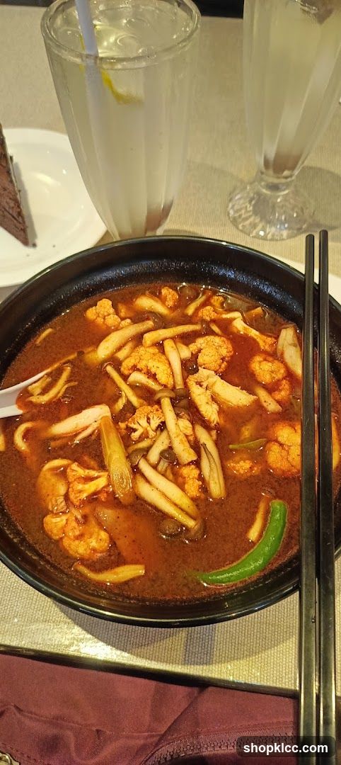 Spicy Noodle Soup with Vegetables