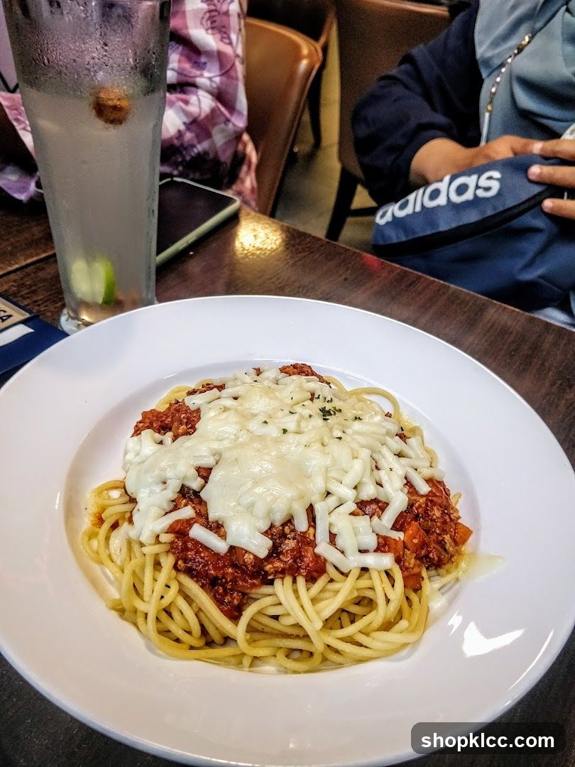 Spaghetti Bolognese with a Drink