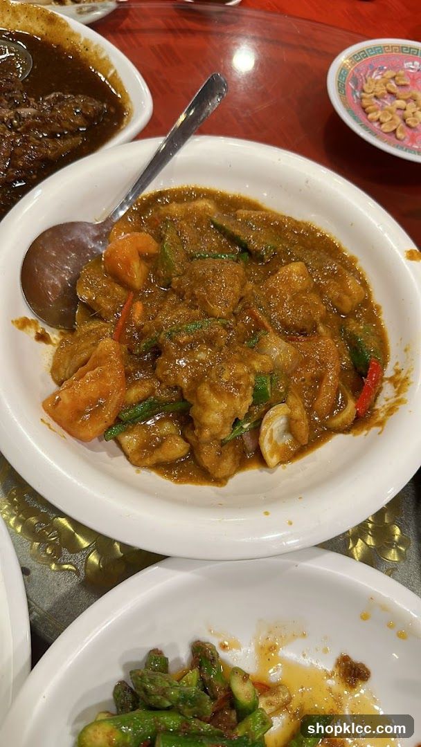 Curry Dish with Shrimp and Vegetables