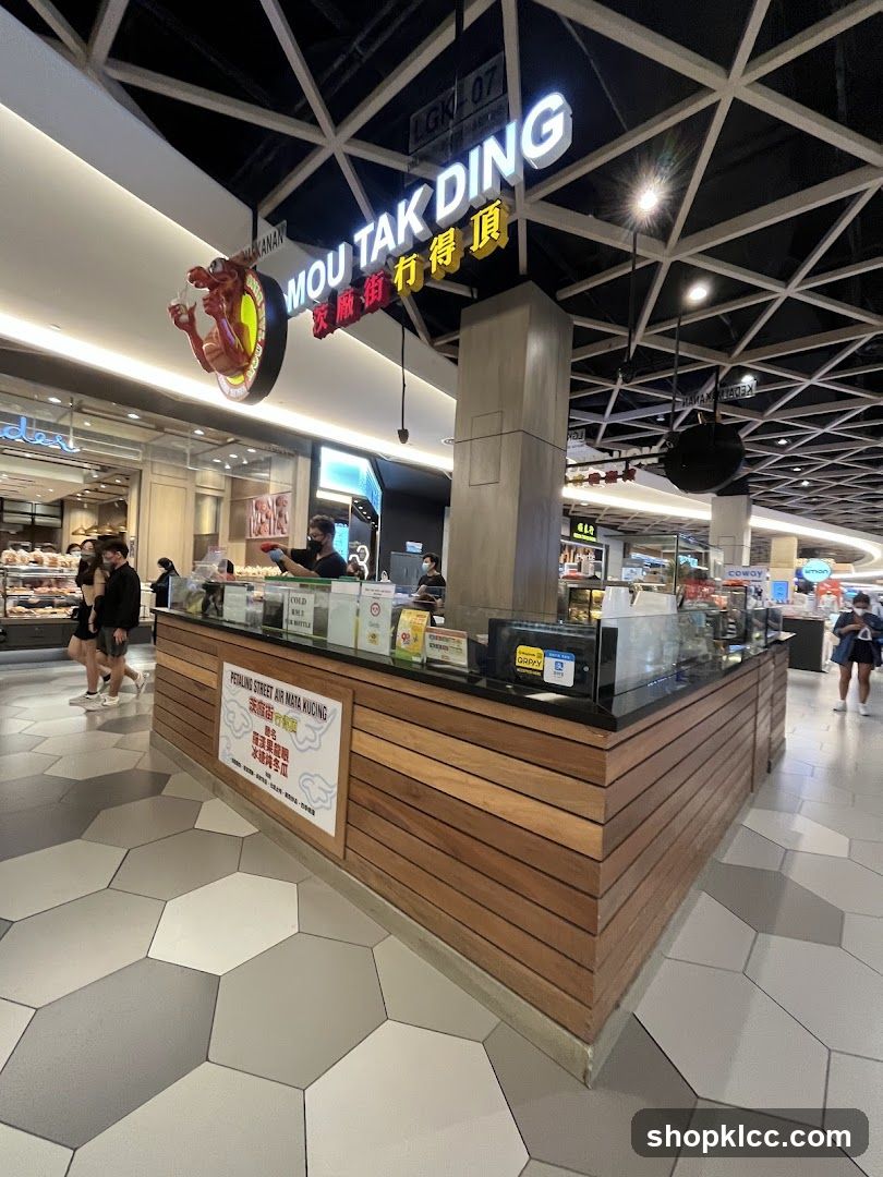 MOU TAK DING Food Stall