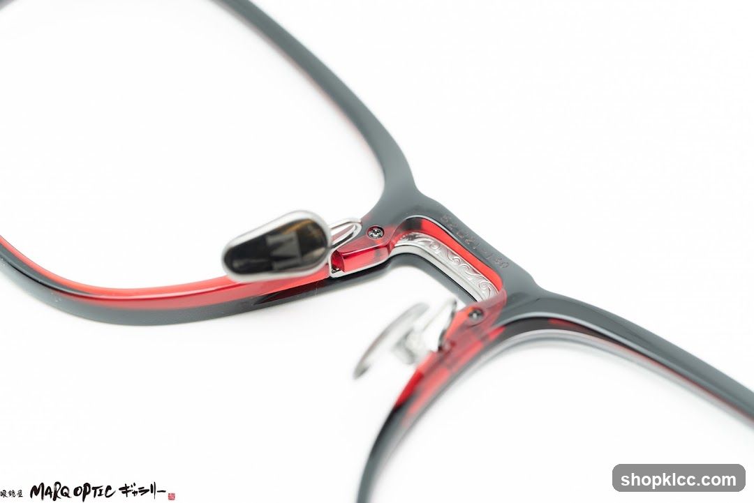 Eyeglasses Detail