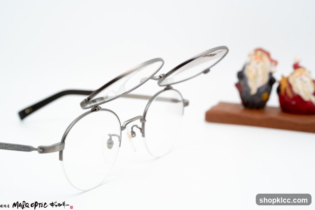 Eyeglasses with Flip-Up Lenses