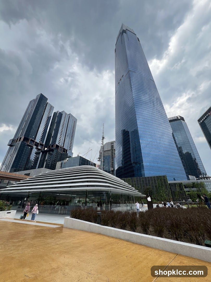 Modern Architecture with Apple Store