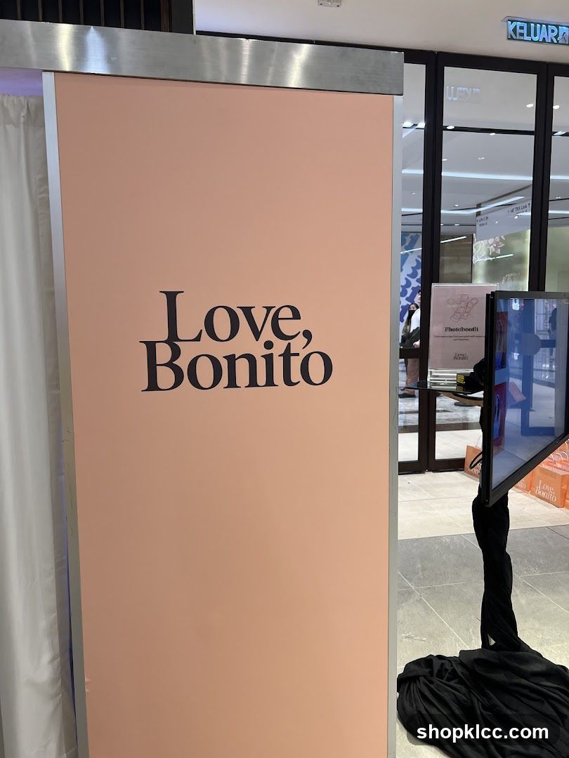 Love, Bonito Photobooth