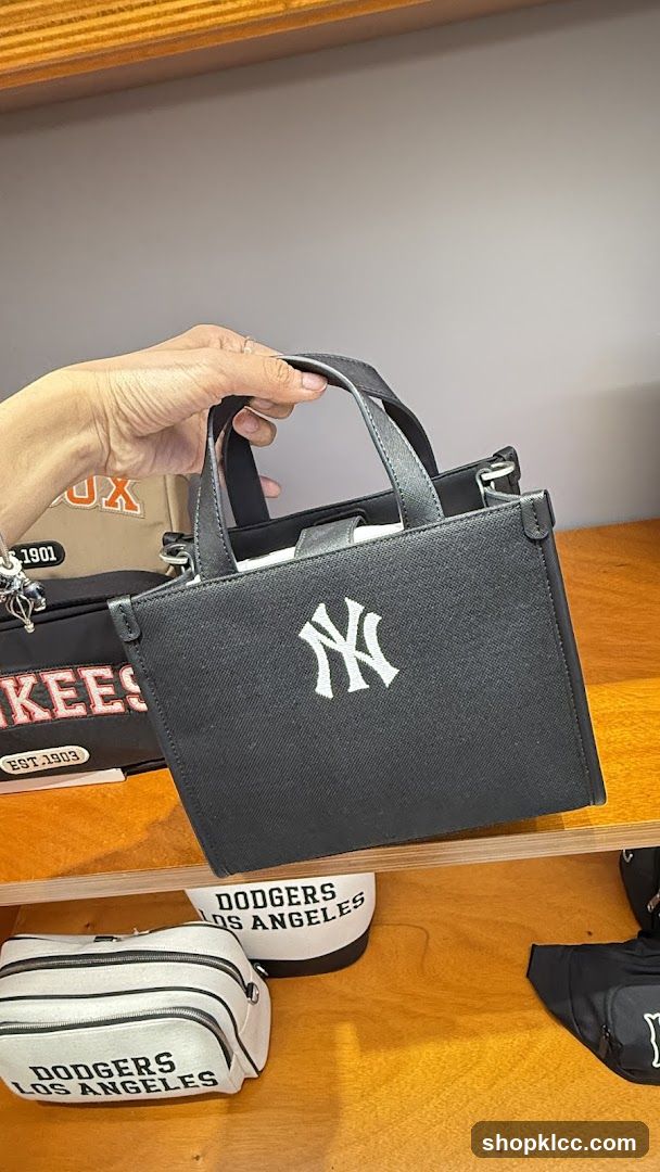 New York Yankees Tote Bag