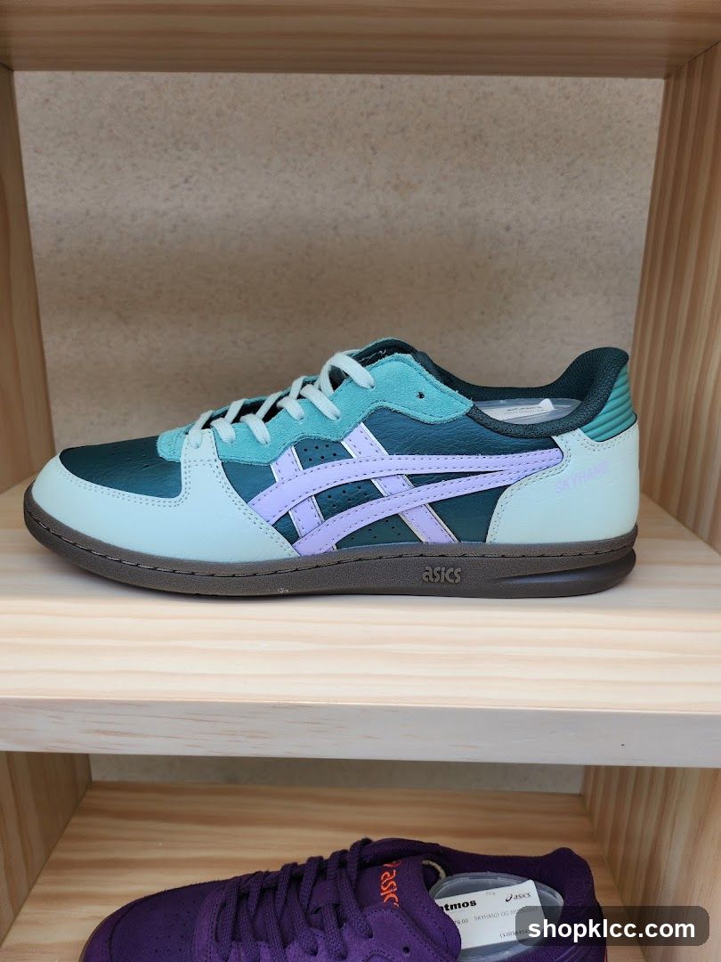 Asics Sneakers