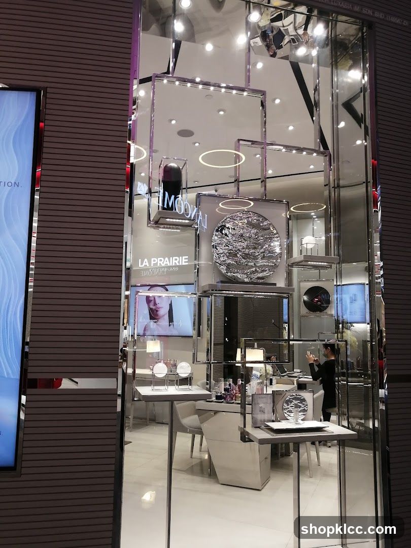 La Prairie Store Display