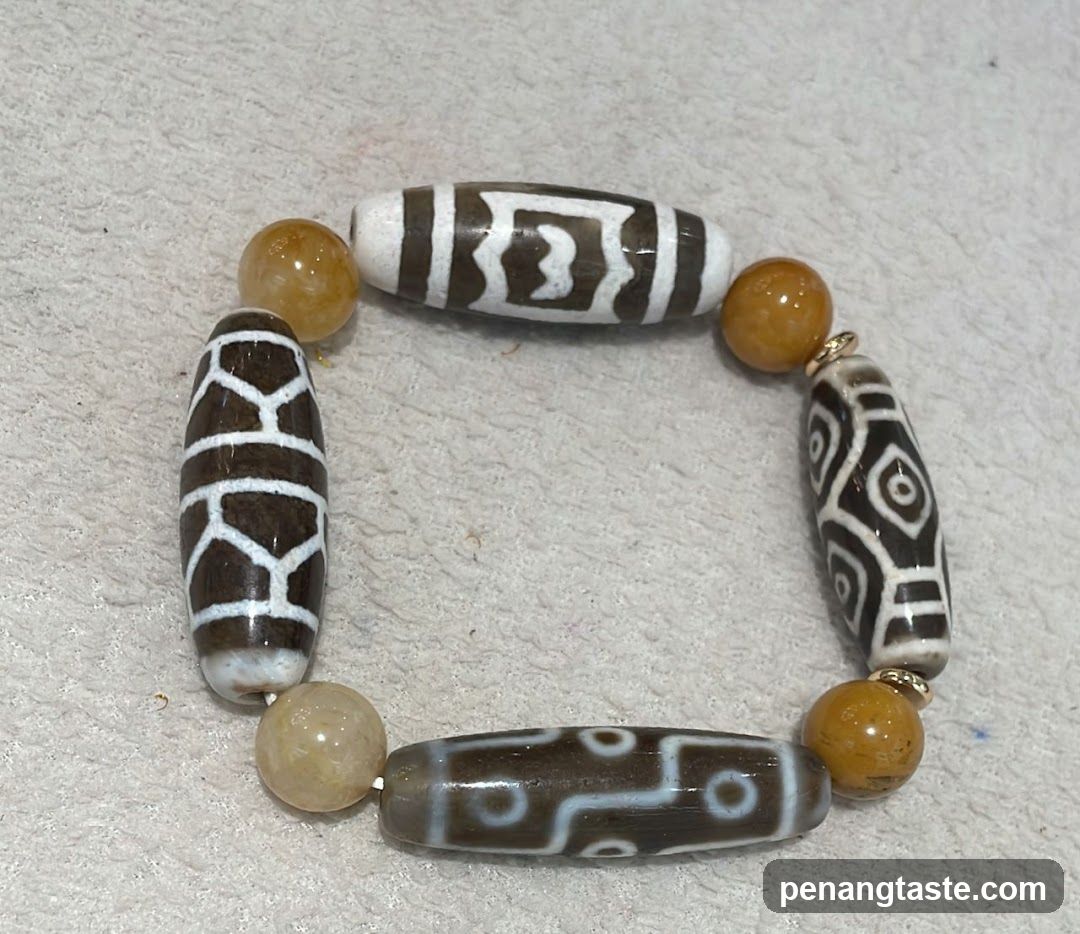 Bracelet with Dzi Beads