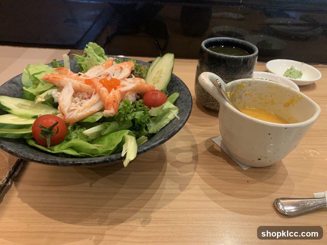 Salad with Crab and Tomatoes