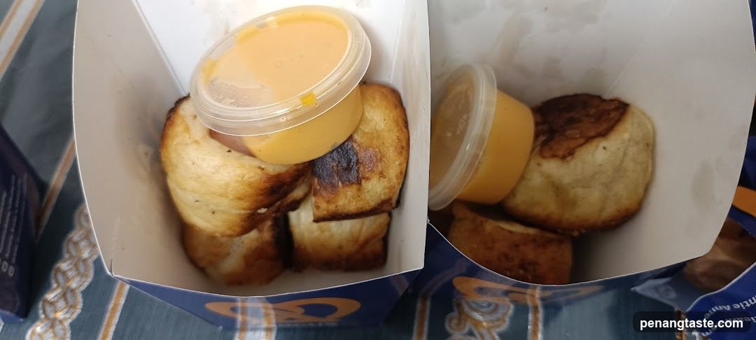 Pretzel Bites with Cheese Dip
