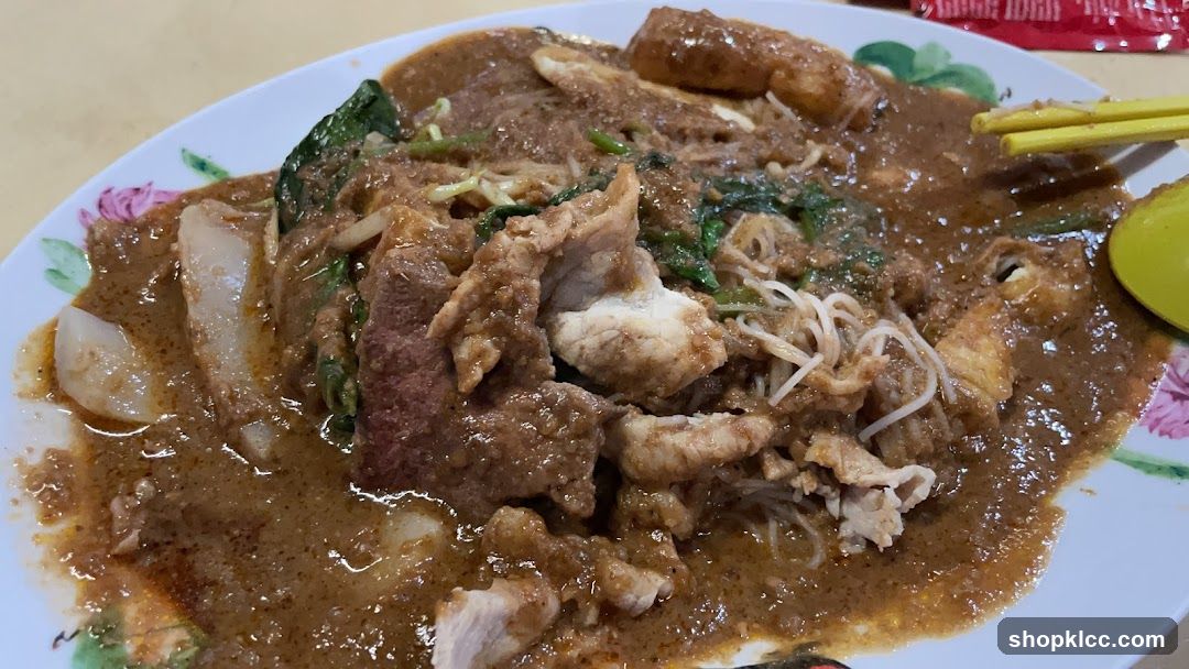 Noodles with Meat and Sauce